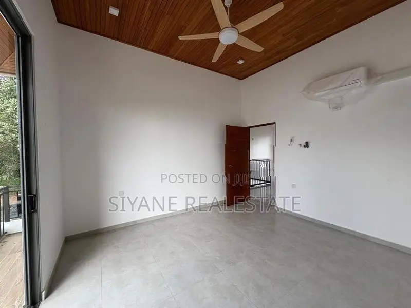 Luxury Brand New House for Sale in Athurugiriya