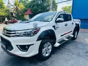 Toyota Hilux Revo 2016