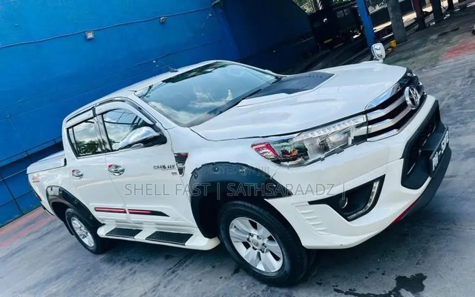 Toyota Hilux Revo 2016