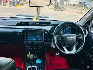 Toyota Hilux Revo 2016