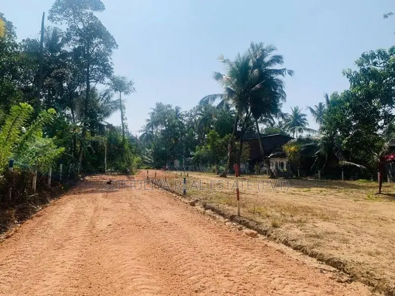 කුරුණෑගල පොතුහැර නගරයට ලගින්ම බිම් කොටස්