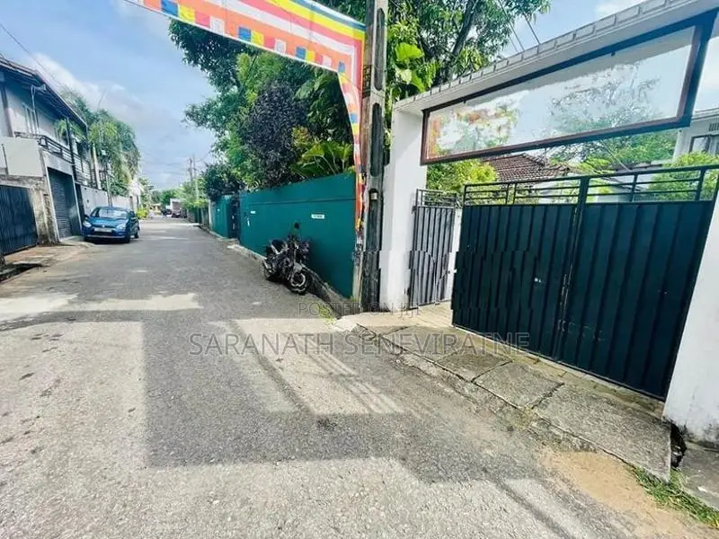 Prime Located House for Sale in Boralesgamuwa