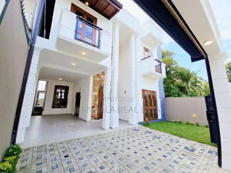 Boralasgamuwa Town Gated Community Brand New 2 Storyd House for Sale