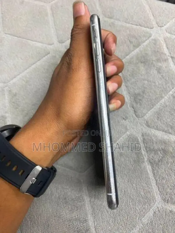 Apple iPhone XS Max (Used)