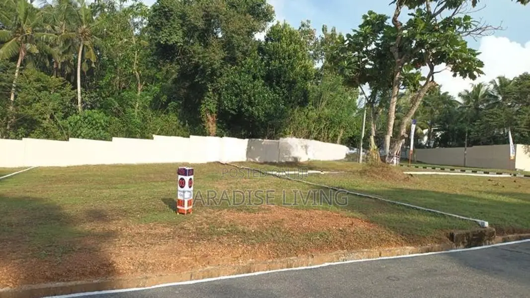 8 Perch Land for sale in Hokandara, Thalawathugoda