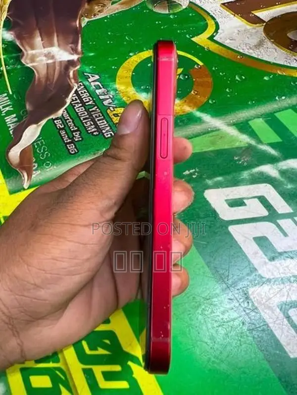 Apple iPhone 13 (Used)
