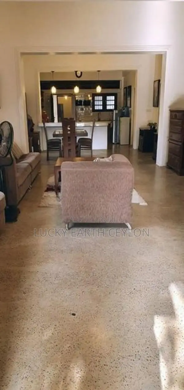 Mount Lavinia, Semi Furnished, Large House For Rent (MG1350)
