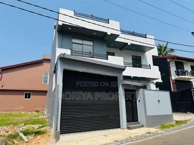 Luxury Modern Brand New House for Sale in Piliyandala