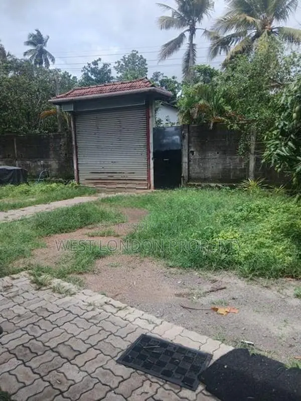 Prime 3-Storey House for Sale in Kadawatha !