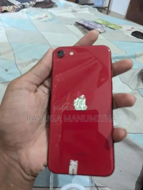 Apple iPhone SE 2 Red edition (Used)