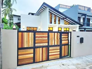 Newly Build Luxury Single Story House for Sale