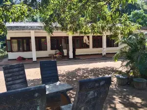 නිවසක් සමඟ ගබඩාවක් විකිණීමට දෙහිඅත්තකන්ඩිය