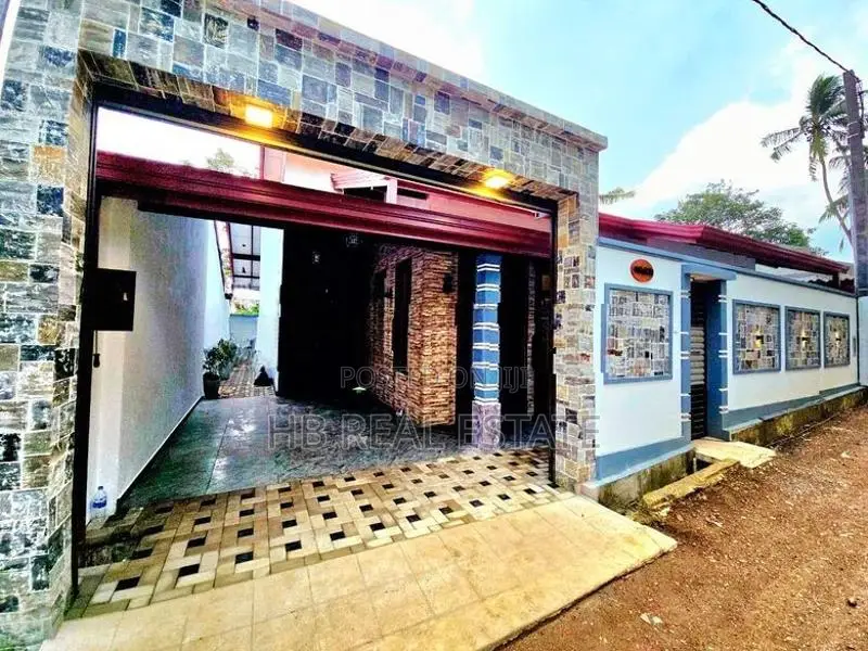 Architecture Designed Luxury Single Story House Jaburaliya