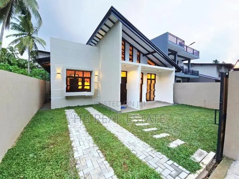 Newly Build Luxury Single Story House for Sale