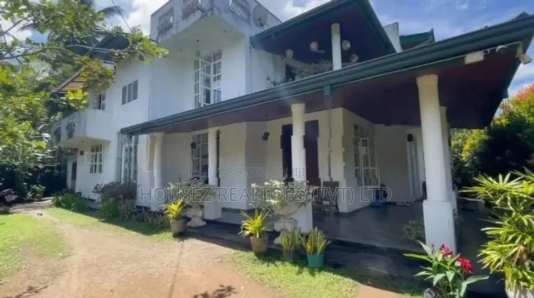 Spacious House with 40.3 Perches for Sale in Biyagama