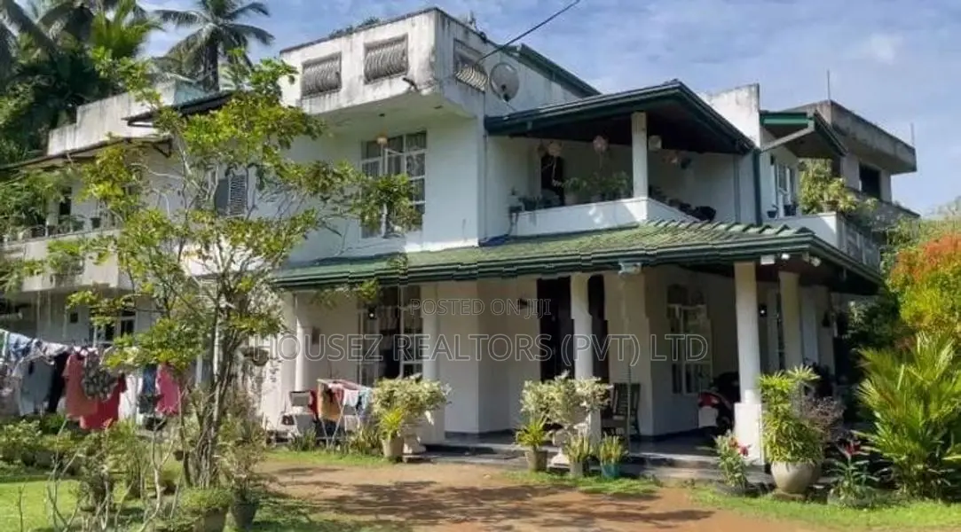 Spacious House with 40.3 Perches for Sale in Biyagama