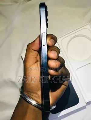 Apple iPhone 13 (Used)