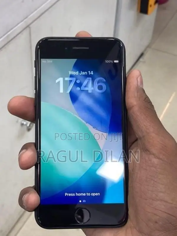 Apple iPhone SE 2 (Used)