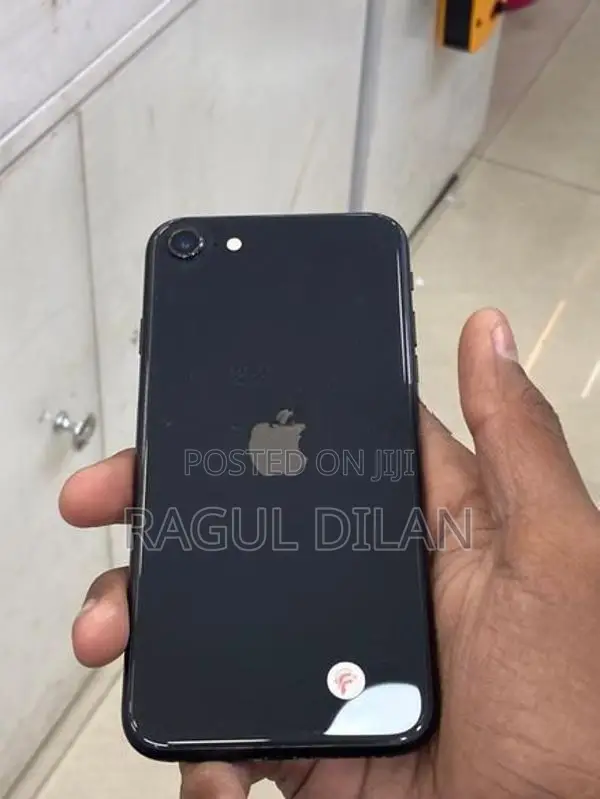 Apple iPhone SE 2 (Used)
