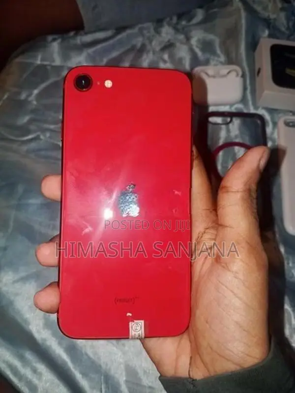 Apple iPhone SE 2 (Used)