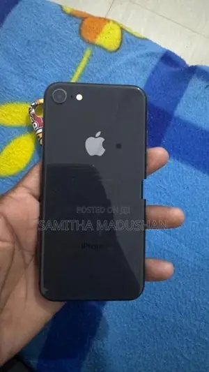 Apple iPhone 8 (Used)