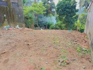 කිරිබත්ගොඩ නගරයට ඇවිද යන දුරින් පර්චස් 16ක ඉඩමක්