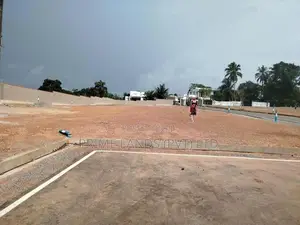 මාලඹේ අරංගල හන්දියෙන් බිම් කොටස් විකිණීමට