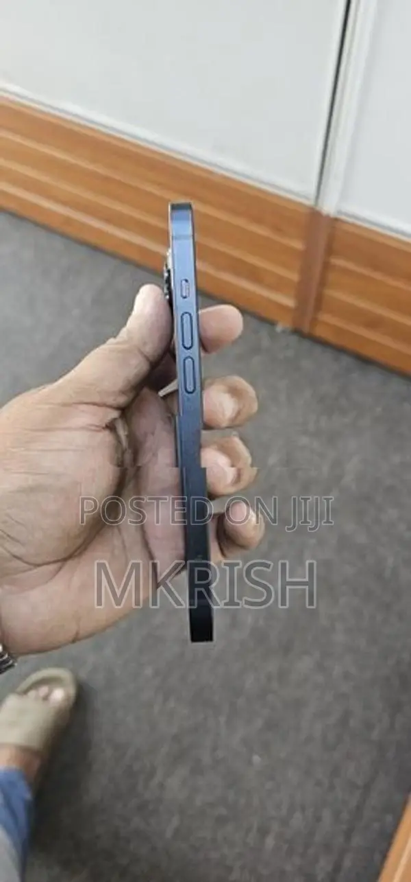 Apple iPhone 14 (Used)