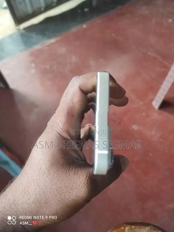 Apple iPhone 14 (Used)