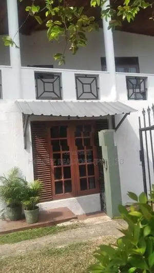 Spacious 5-Bedroom Two-Storey House for Sale Battaramulla