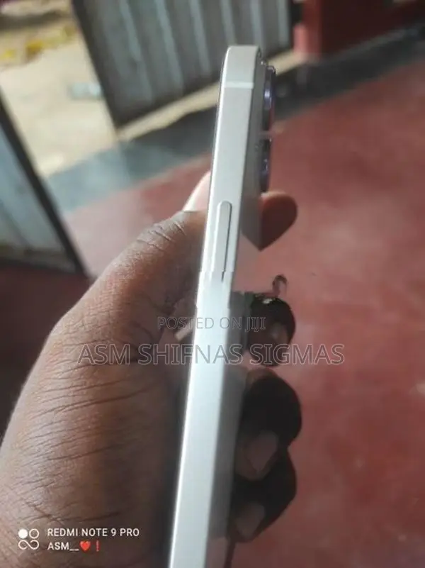Apple iPhone 14 (Used)