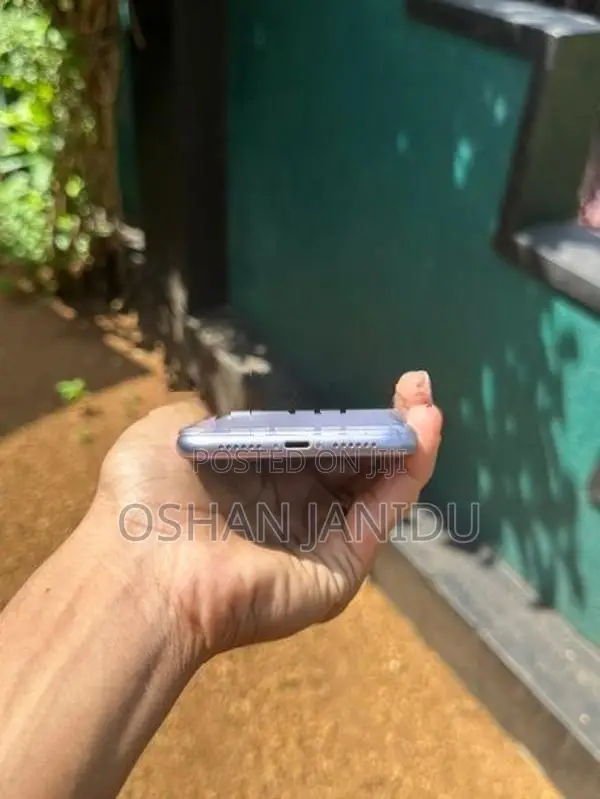 Apple iPhone 11 I phone (Used)