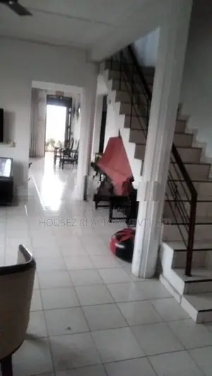 Spacious 5-Bedroom Two-Storey House for Sale Battaramulla
