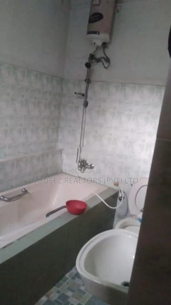 Spacious 5-Bedroom Two-Storey House for Sale Battaramulla