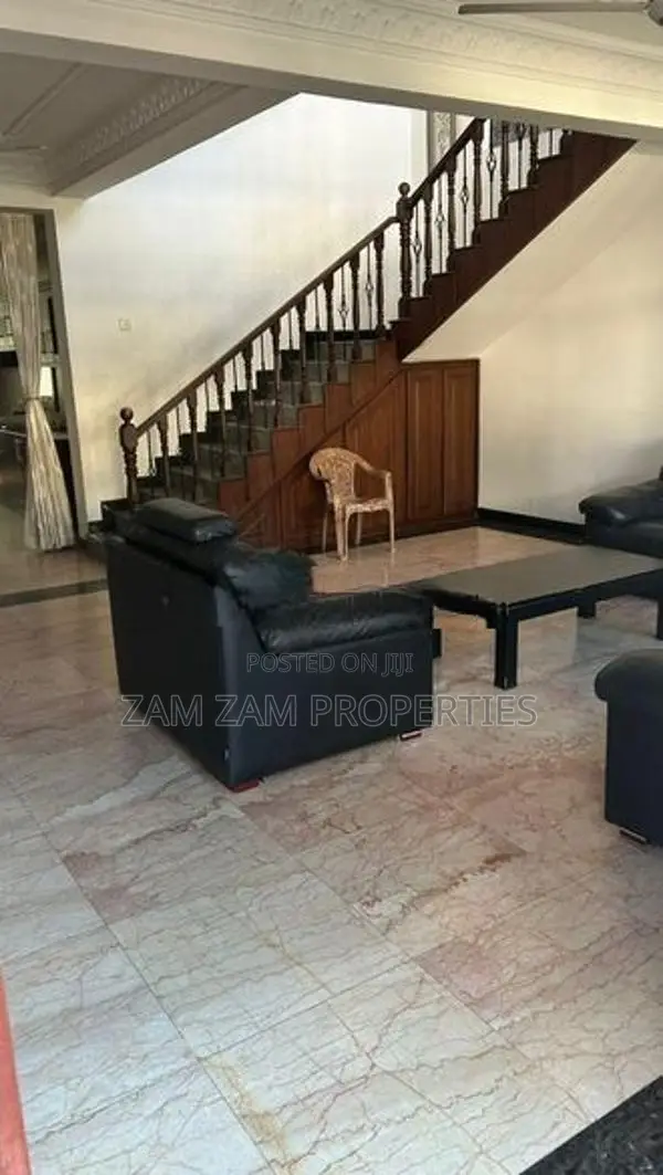 Three Story Building For Rent in Duplication Road Colombo 4