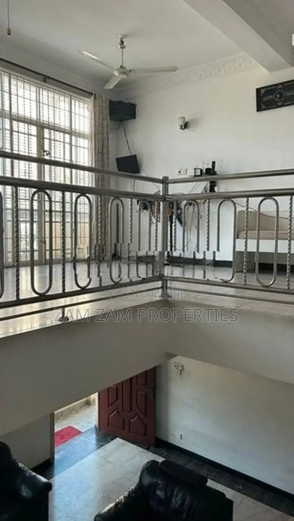 Three Story Building For Rent in Duplication Road Colombo 4