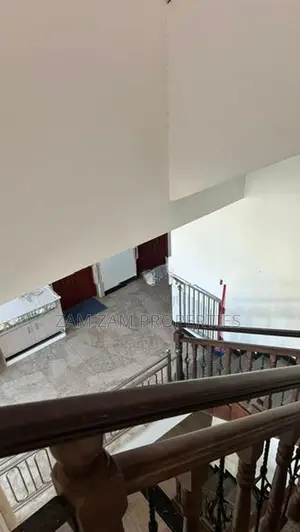 Three Story Building For Rent in Duplication Road Colombo 4