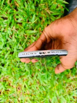 Apple iPhone SE 2 (Used)