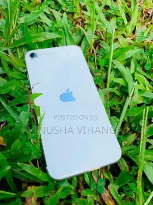 Apple iPhone SE 2 (Used)