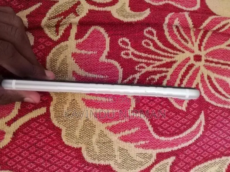 Apple iPhone SE 3 (Used)