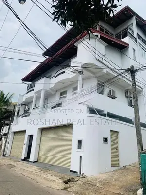 FOUR STORY LUXURY HOUSE FOR SALE BATTARAMULLA CHI2675
