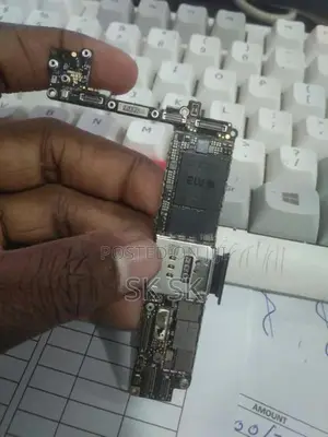 Apple iPhone Se 2 Logic Board