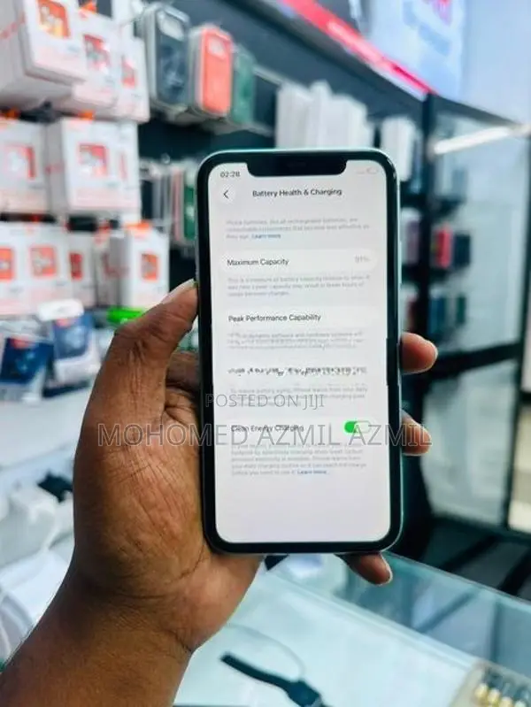 Apple iPhone 11 64GB (Used)