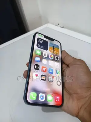 Apple iPhone 13 (Used)