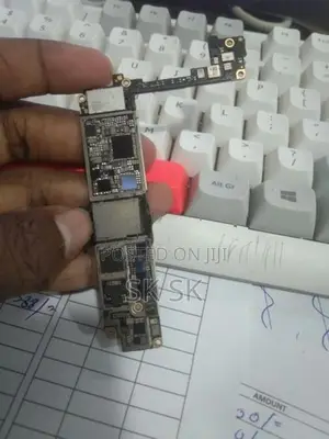 Apple iPhone Se 2 Logic Board