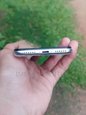 Apple iPhone X (Used)
