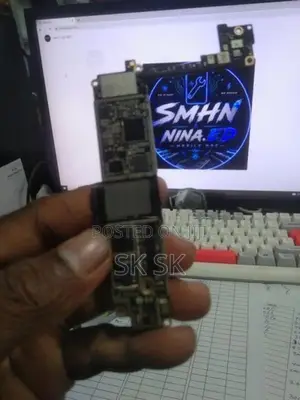 Apple iPhone Se 2 Logic Board
