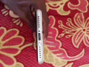 Apple iPhone SE 3 (Used)