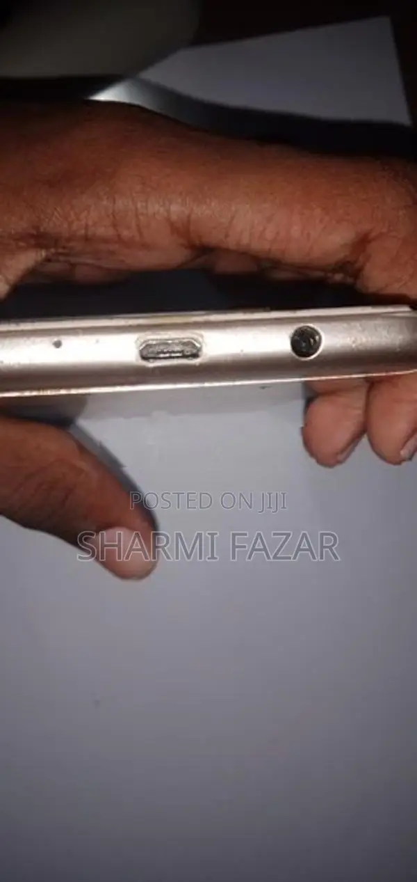 Samsung Galaxy J7 (Used)