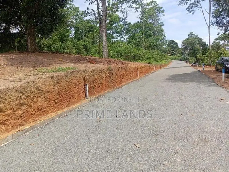 අම්බලන්ගොඩ නගර සභා සීමාවෙන් ඉඩමක්